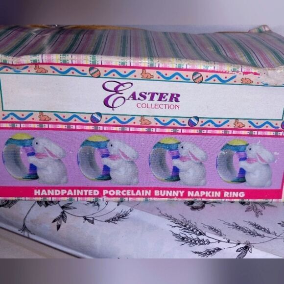 Handpainted Easter Bunny Napkin Rings - Picture 1 of 3